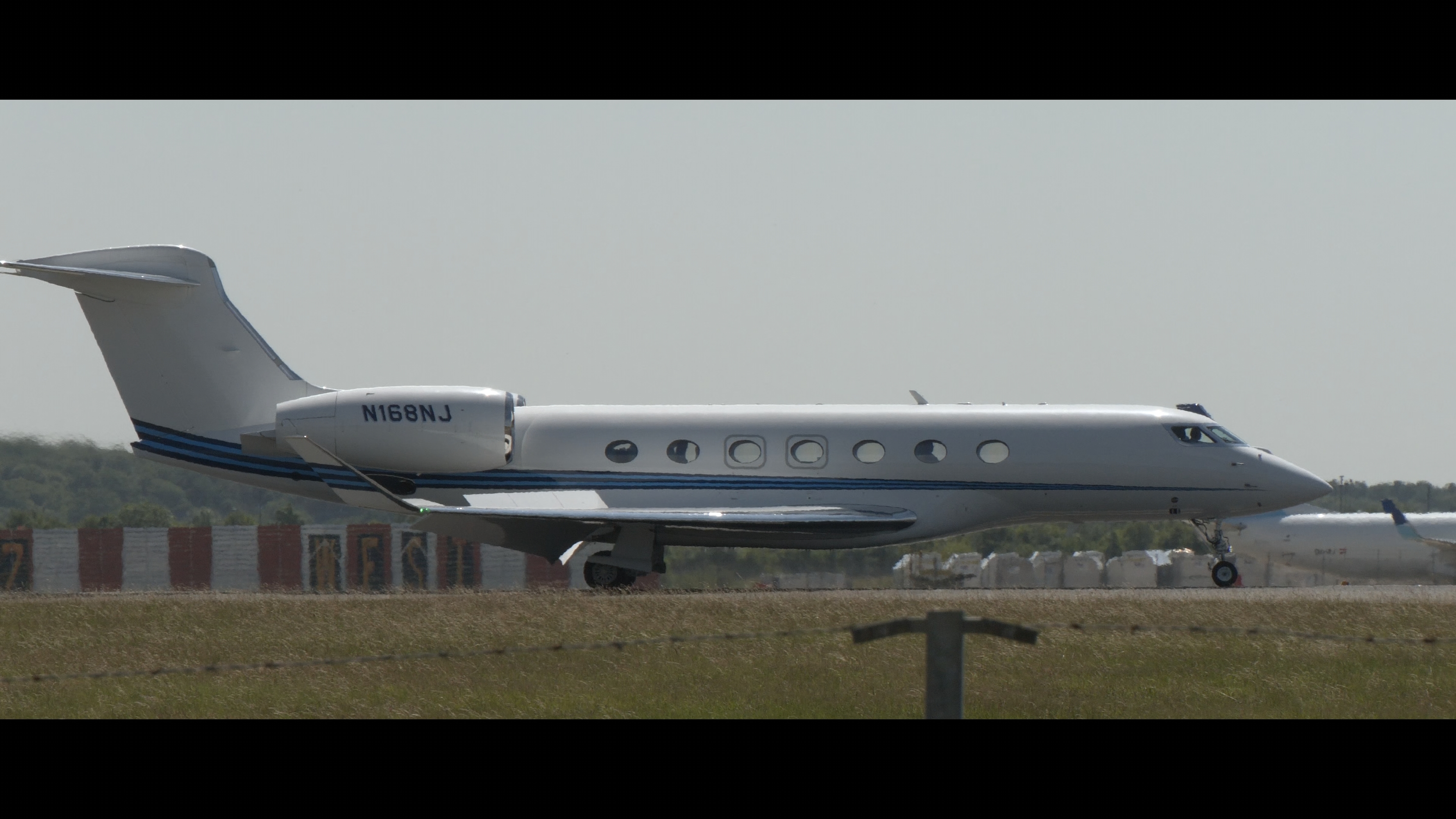 Gulfstream G600 Landing at Stansted